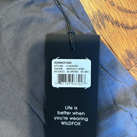 Wildfox Roommate of the Year: My Dog NWT - Picture 2 of 5